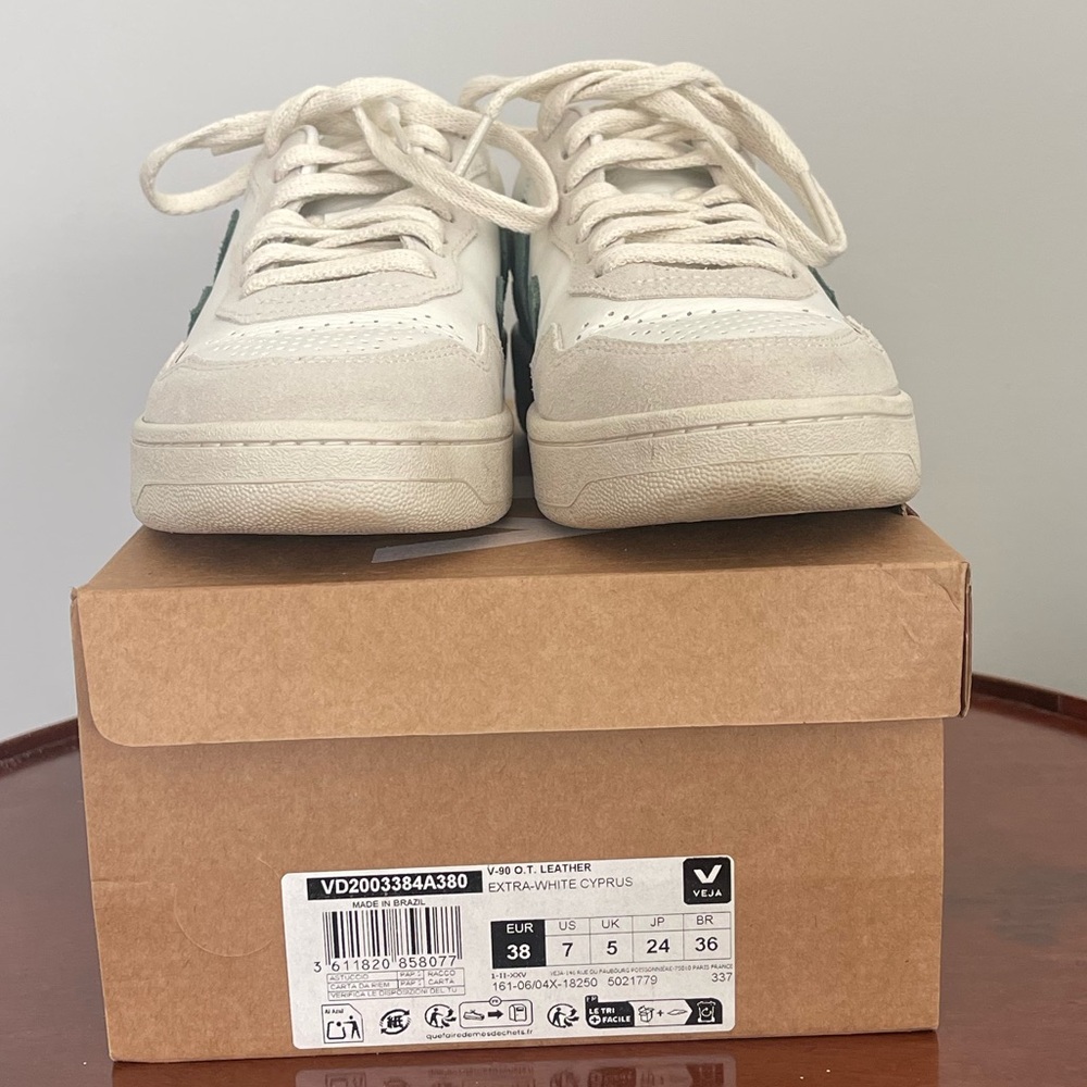 Veja V-90 Sneakers in Extra-White Cypress in Size 38 - Picture 4 of 10